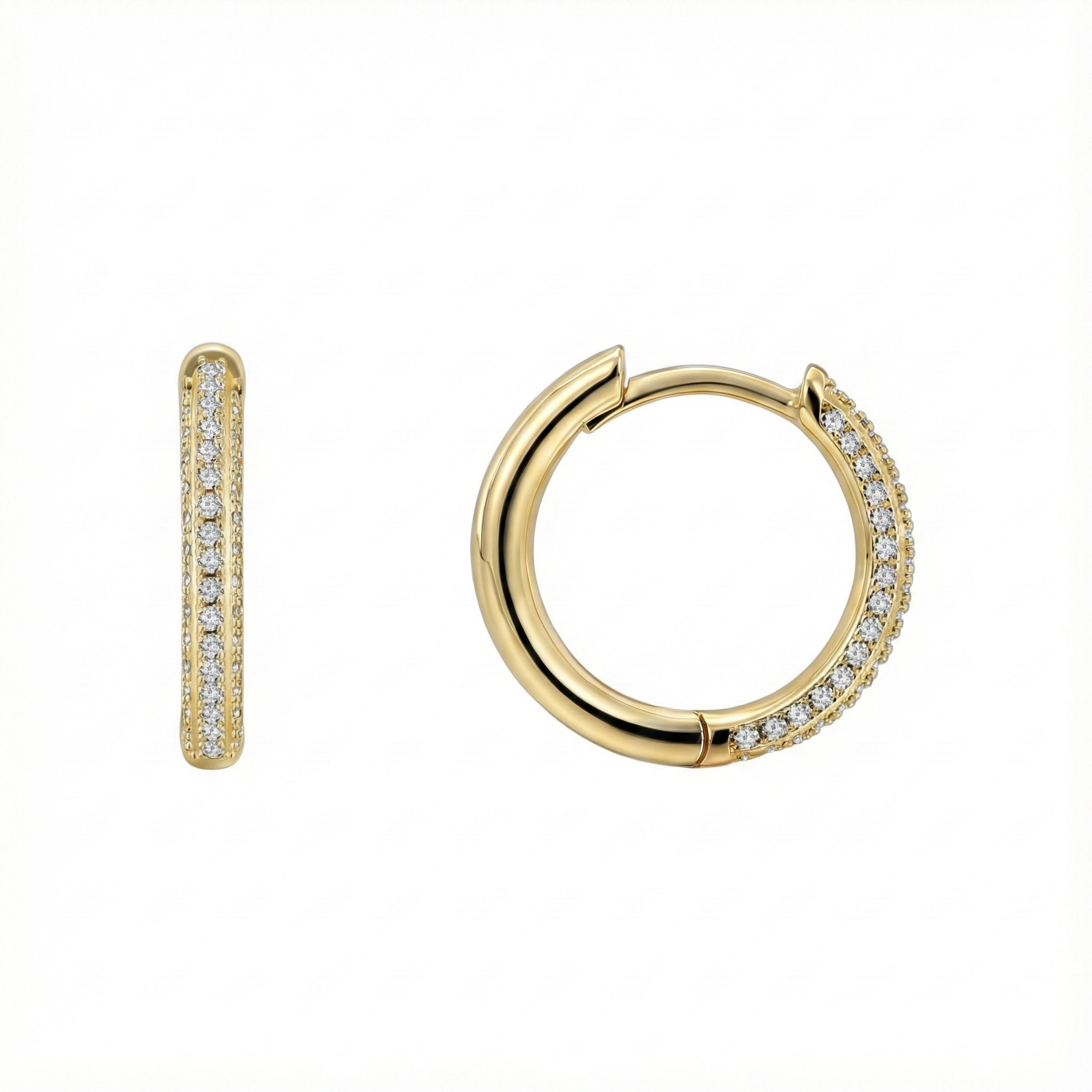 Créoles fines dorées or 18k ornées de strass scintillants, design discret et élégant pour le quotidien